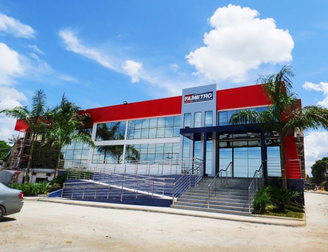 Fametro Leste oferece atendimentos gratuitos em Estética: prática profissional que transforma sala de aula em cuidado real