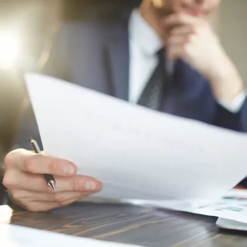 Contratos eletrônicos: validade jurídica e cuidados essenciais