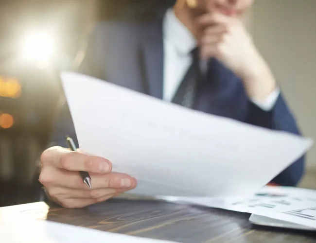 Contratos eletrônicos: validade jurídica e cuidados essenciais